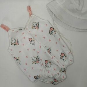 3/$30 𝅺RACHEL ASHWELL Floral Sleeveless Romper with H&M Bucket Hat